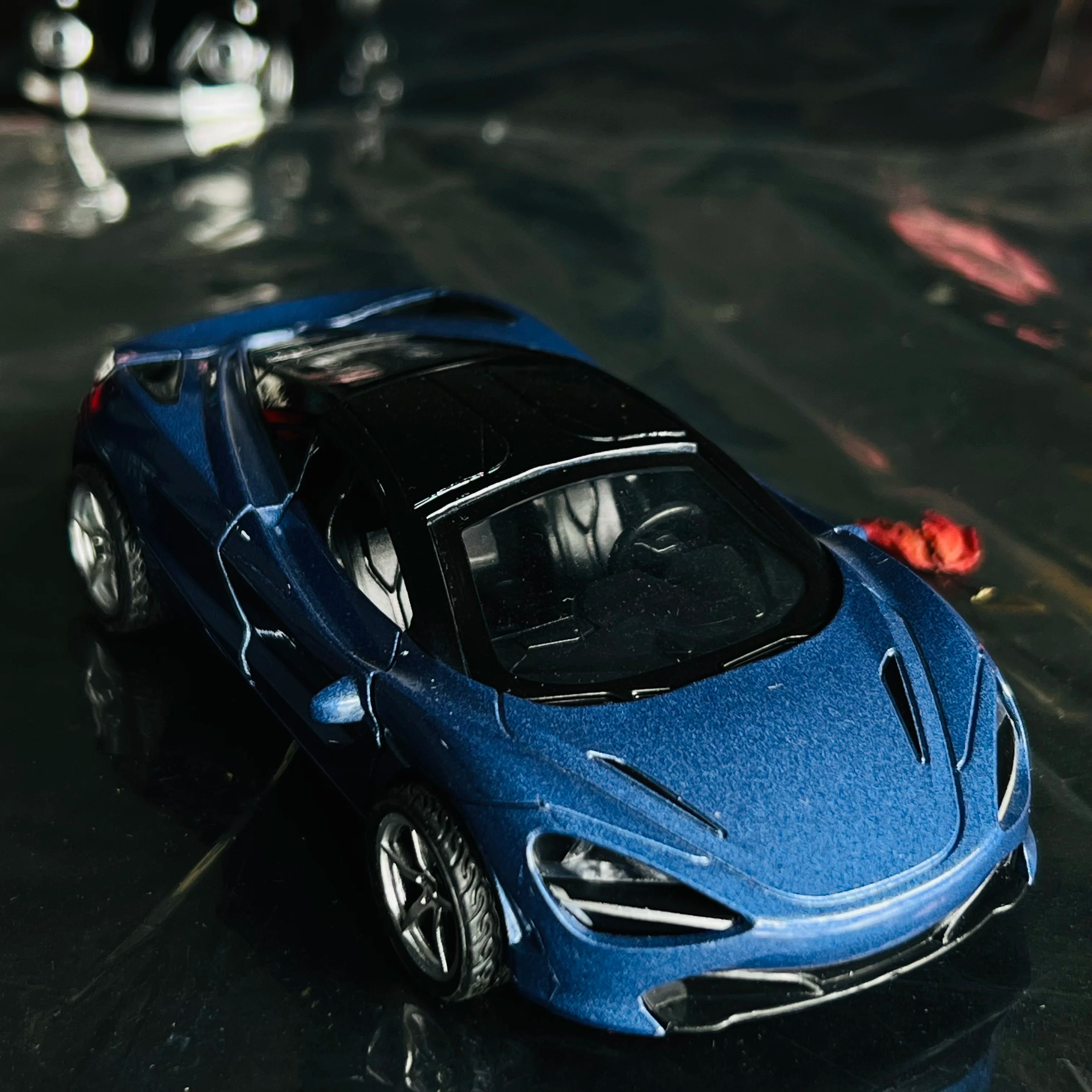 1: 36 Door Alloy Sports Car Model Simulation Return Force CHILDREN'S Toy Car Boy Gift Ornament