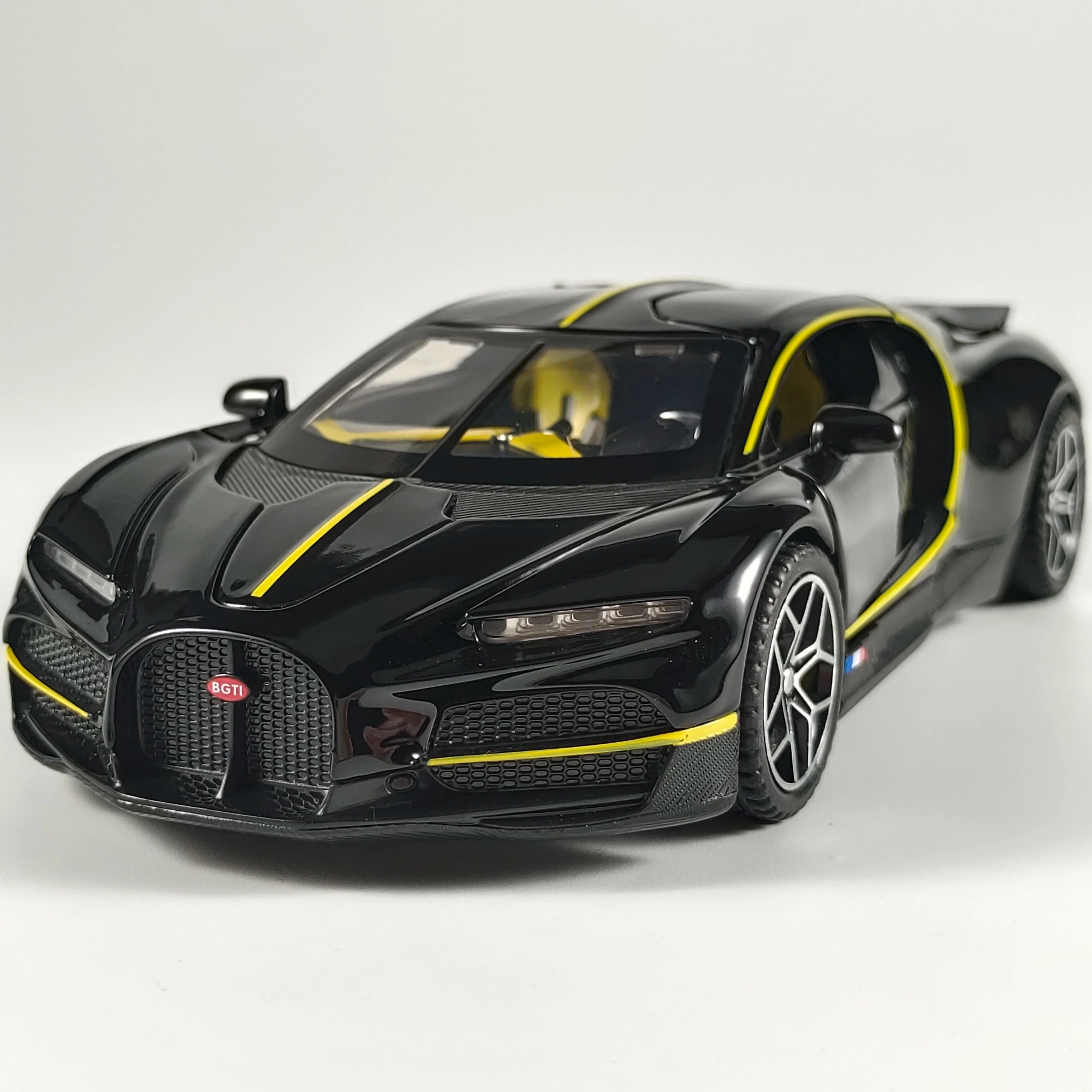 1:32 Bugatti Tourbillon V16 Supercar Alloy Metal Diecast Model Car Children'S Toys Mini GT Collection Hobbies Birthday Gifts Boy